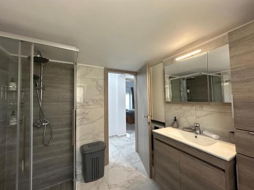 Bilik mandi di Casa Platania