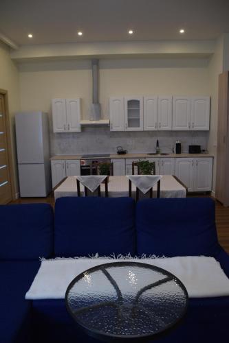 Dapur atau dapur kecil di Spacious apartment by the park