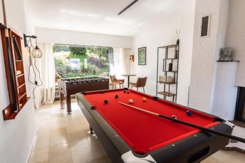 Τραπέζι μπιλιάρδου στο Mosel Lounge Pool Table Football Table Garden Terrace