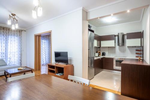 Spacious 2 Bedroom City Center 5P