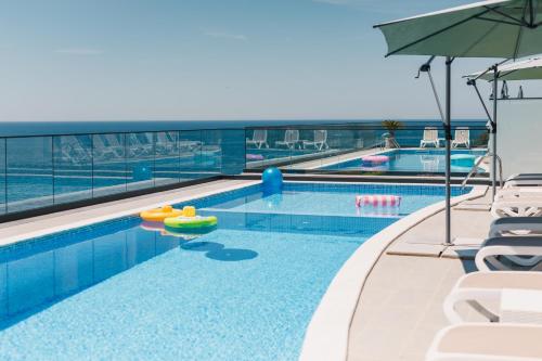Πισίνα στο ή κοντά στο Seafront Villa with Private Pool in Dobra Voda, Montenegro