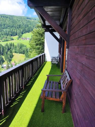 Landskap semula jadi dekat dengan chalet