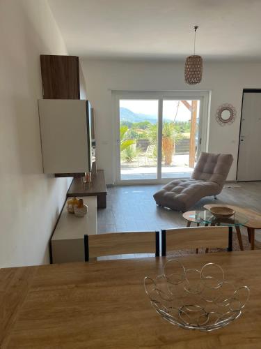 Χώρος καθιστικού στο appartamento PAOLA vista mare