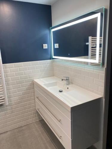 Bright Family Loft in Marseille 120 m2 3 Bedrooms