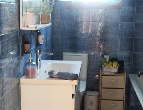 Koupelna v ubytování Nafsika Family House