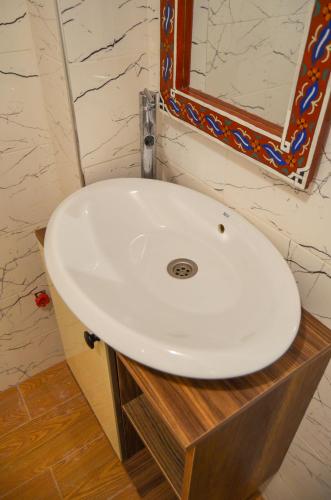Ένα μπάνιο στο Appartement Nadine Fès