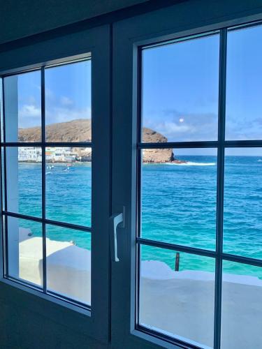 Seafront House in Tufia