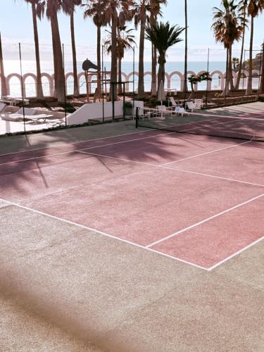 Εγκαταστάσεις για τένις ή/και σκουός στο Dobby Ocean Apartments ή εκεί κοντά