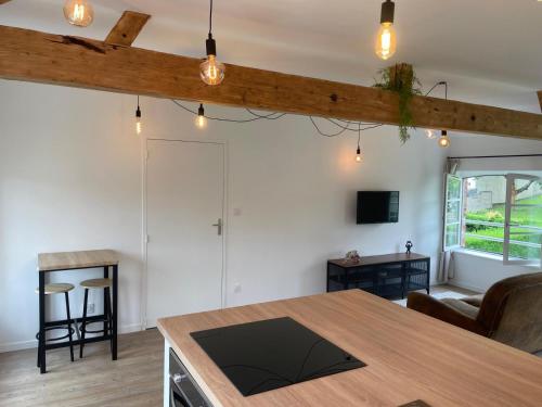 Televisyen dan/atau pusat hiburan di Urban Loft & Country Vibes