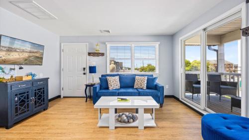 Χώρος καθιστικού στο Downtown Delight - Cozy 2 Bedroom in Ocean City