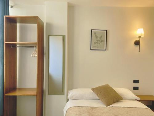 Hotel Bombayにあるベッド