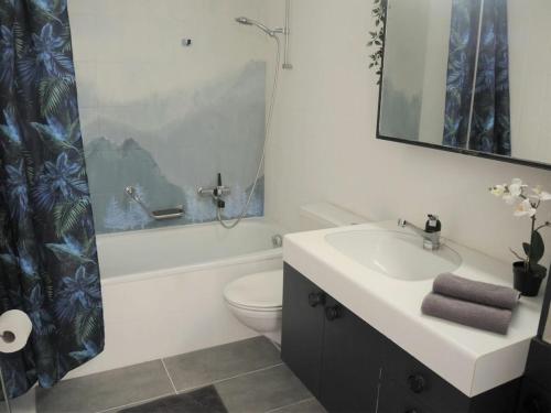 Koupelna v ubytování 1-bedroom holiday apartment