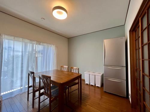 Fotografie z fotogalerie ubytování Kumano Casa Just a 4-minute walk from Kii-Tanabe Station, your private, fully detached rental house on a tranquil property is the perfect base for exploring Tanabe City and Shirahama, from the gateway to the Kumano Kodo! v destinaci Tanabe