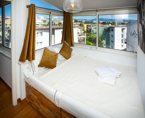 Penthouse apartment with panoramic views photo 2