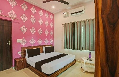 Fotografie z fotogalerie ubytování Hotel O HOLY LIGHT HOUSE v destinaci Garhi Harsāru