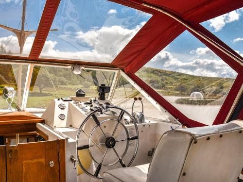 a view from the cockpit of a boat at The Rose in Rhondda