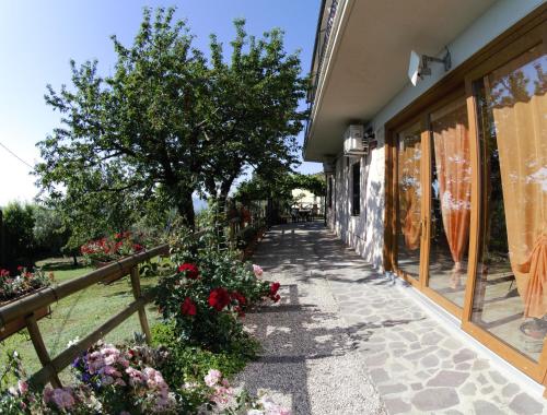 Κήπος έξω από το B&B Le Terrazze