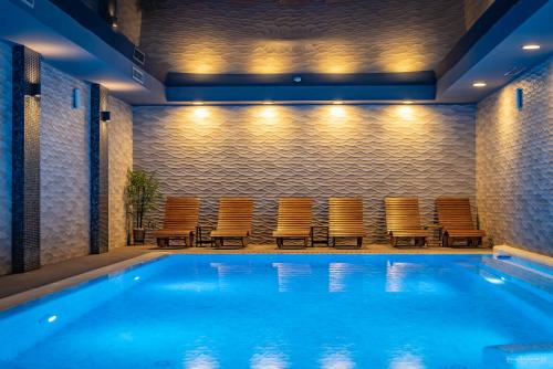 Bazén v ubytování Laki Hotel & Spa nebo v jeho okolí