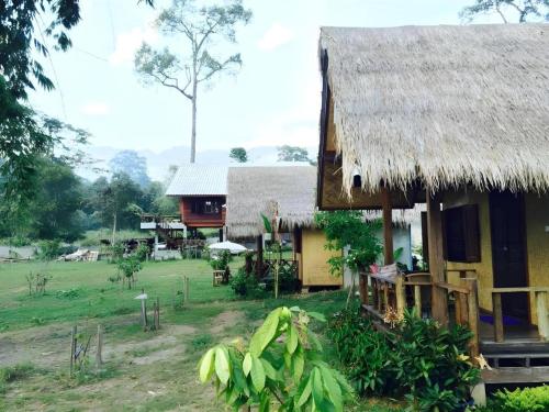Zahrada ubytování Chiang Dao Hut