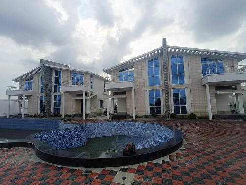 Φωτογραφία από το άλμπουμ του Hotel O AAHELI RESORT Kanchrapara στην Καλκούτα