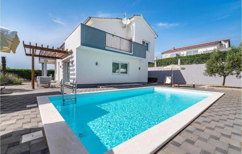 4 Bedroom Amazing Home In Debeljak