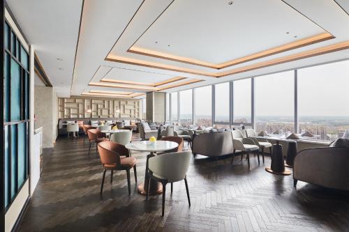 Pullman Shanghai Qingpu Excellenceにあるレストランまたは飲食店