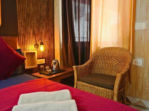 Skyard Hostel Rishikesh Laxman Jhulaにあるベッド