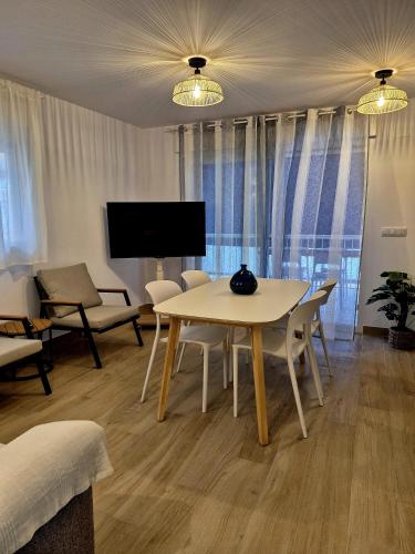 Hello Oliva Beach Roger