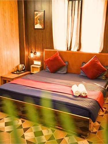 Skyard Hostel Rishikesh Laxman Jhulaにあるベッド