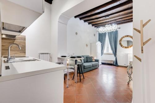 New Spanish Square - RomeDreamHome