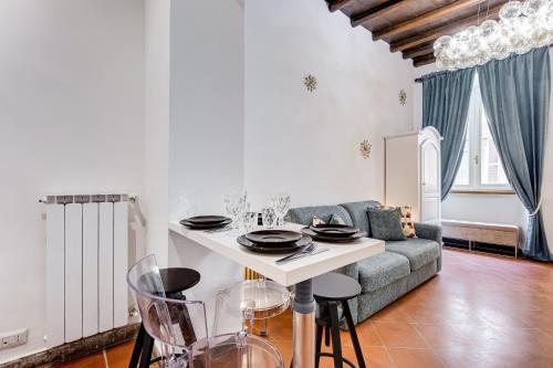 New Spanish Square - RomeDreamHome