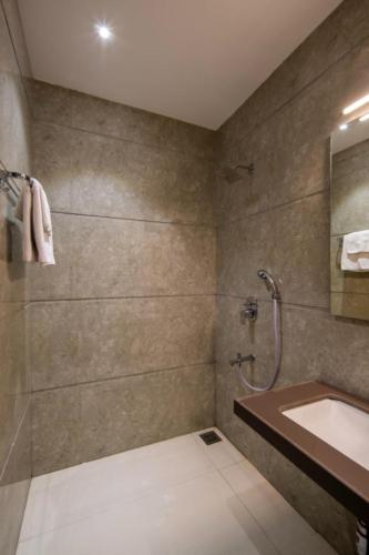 Koupelna v ubytování Hotel Kingsway Continental , Raipur