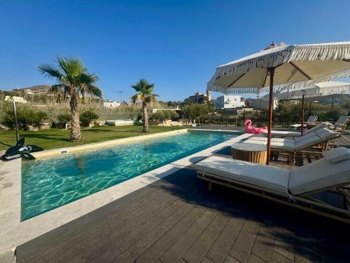 Πισίνα στο ή κοντά στο Villa Loretta 1 with pool, jacuzzi and garden