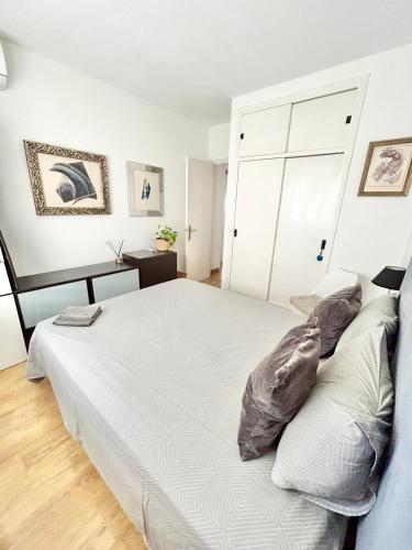 Lovely Double Bedroom for Women Only in Marbella Center
