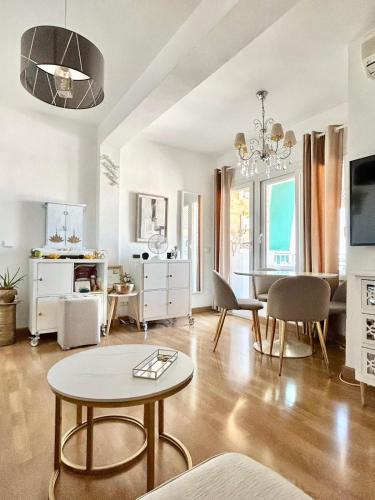 Lovely Double Bedroom for Women Only in Marbella Center