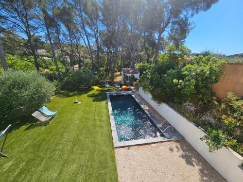 Villa sous les pins
