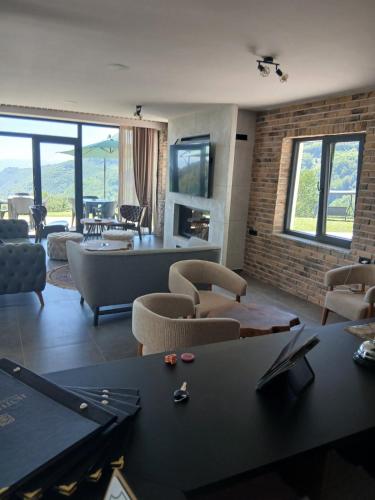 Μια τηλεόραση ή/και κέντρο ψυχαγωγίας στο Hotel Belica