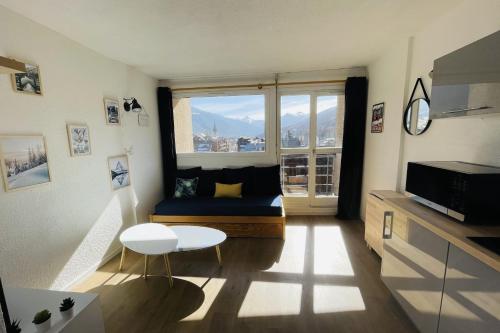 Posezení v ubytování Studio with balcony near the slopes Chantemerle