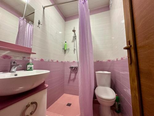 Salle de bains dans l'établissement Tsaghkadzor Family Villa