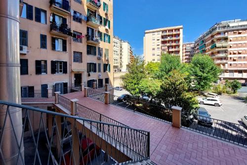 Stazione Trastevere 3BR Flat by Flatinrome