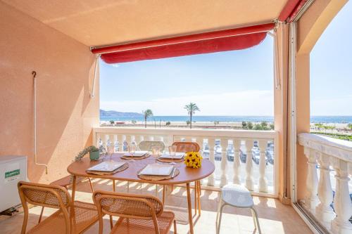 419-Apartamento primera linea de playa