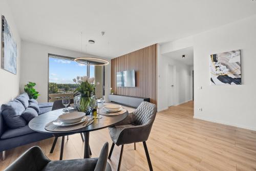 River View Apartment - Parking & City Access