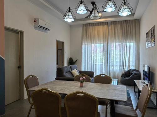 Χώρος καθιστικού στο Langkawi Simfoni Luxury Suite 09