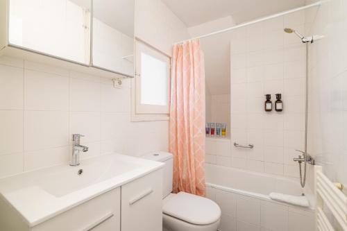 ARTSY Apartment 3BTH and 6BR FIRA Montjuic Plaza España FCB