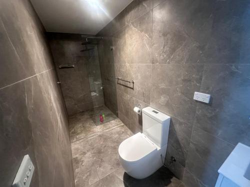 GuildfordにあるSpacious Queen Room with Attached Bathroom - OR1のギャラリーの写真