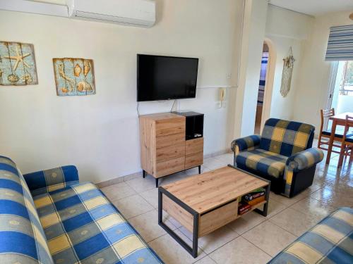 Niki's Coastal Escape