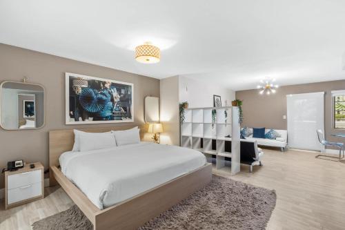 Ένα ή περισσότερα κρεβάτια σε δωμάτιο στο Modern Studio in the Heart of South Beach