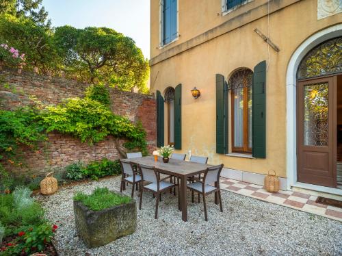 Domus Carla with Garden R&R photo 13