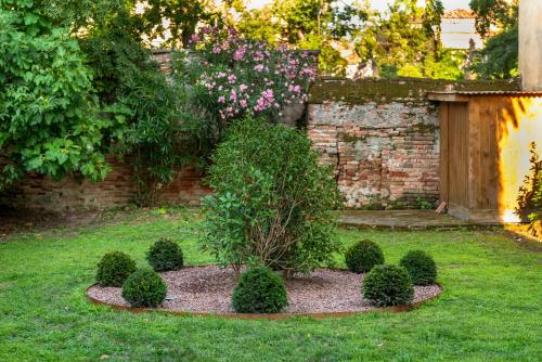 Domus Carla with Garden R&R photo 36