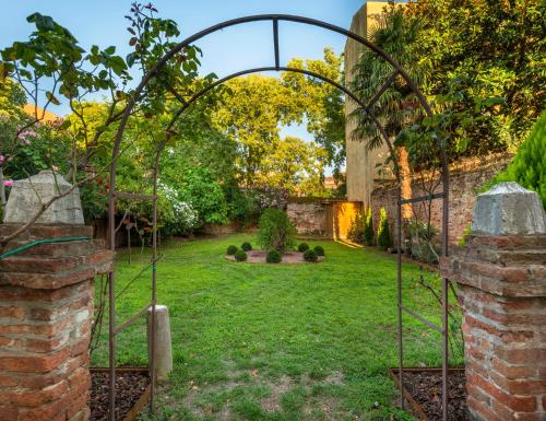 Domus Carla with Garden R&R photo 44